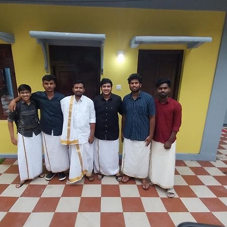 Hostel Gandhi Thiruvananthapuram Екстериор снимка